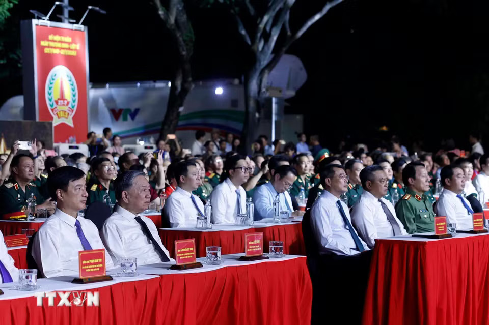 Tổng Bí thư, Chủ tịch nước Tô Lâm và Lãnh đạo Đảng, Nhà nước dự Cầu truyền hình "Sao sáng dẫn đường"