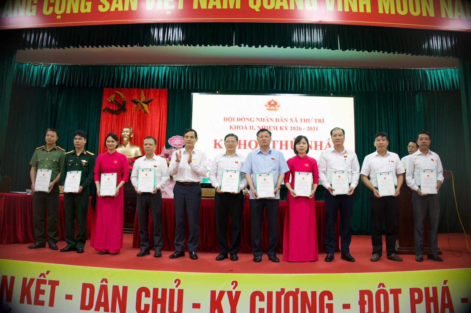 Xã Thư Trì: Kỳ họp thứ nhất HĐND xã khoá II, nhiệm kỳ 2026-2031