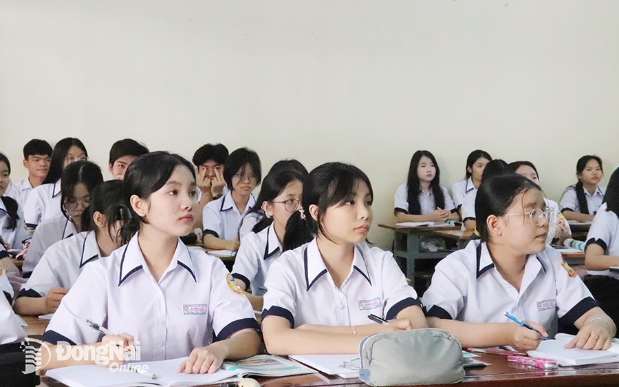 Dự thảo Nghị quyết miễn học phí đối trẻ em mầm non, học sinh THCS, THPT trong cơ sở giáo dục công lập