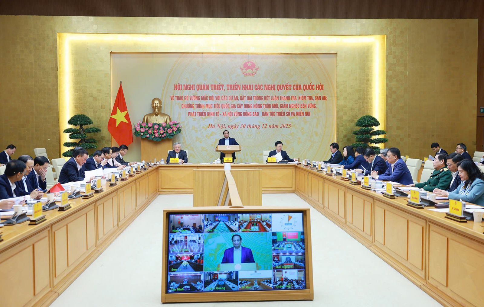 Thủ tướng: Quyết liệt triển khai 2 nghị quyết đột phá và cách mạng của Quốc hội