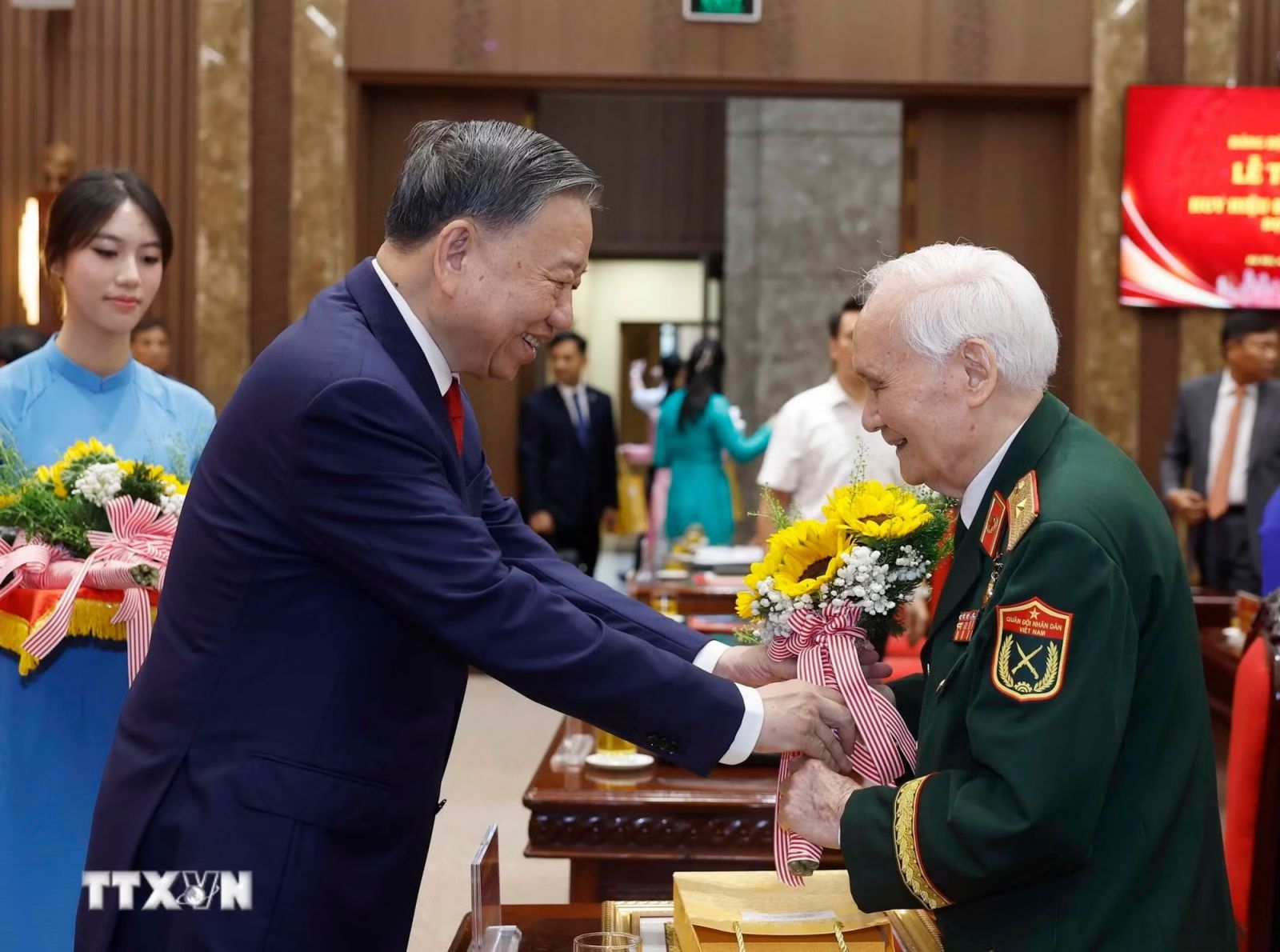 Cương vị càng cao, trách nhiệm càng lớn