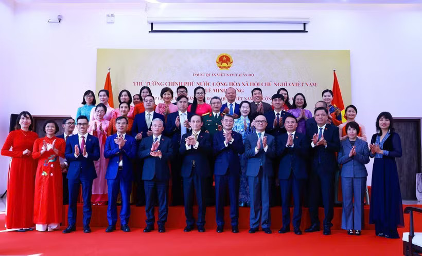Thủ tướng Lê Minh Hưng gặp gỡ cán bộ, nhân viên các cơ quan đại diện Việt Nam tại Ấn Độ