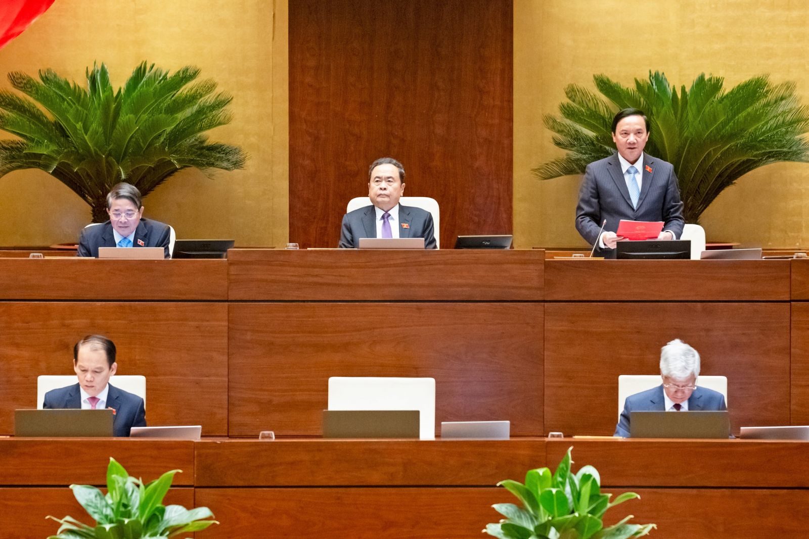 Cầu thị, tiếp thu tối đa ý kiến của Nhân dân, của các đại biểu Quốc hội