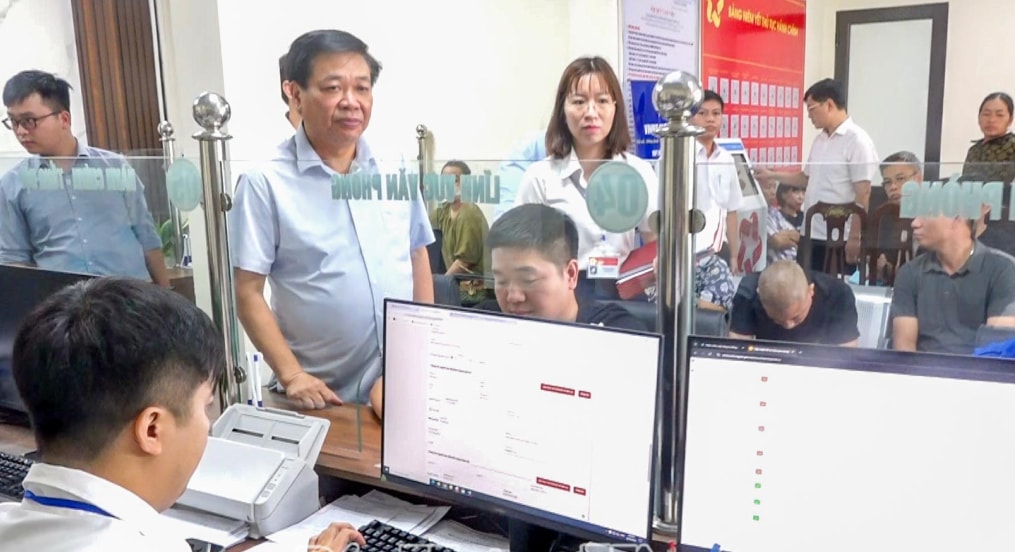 Thu hút, tạo nguồn cán bộ chất lượng cao về xã