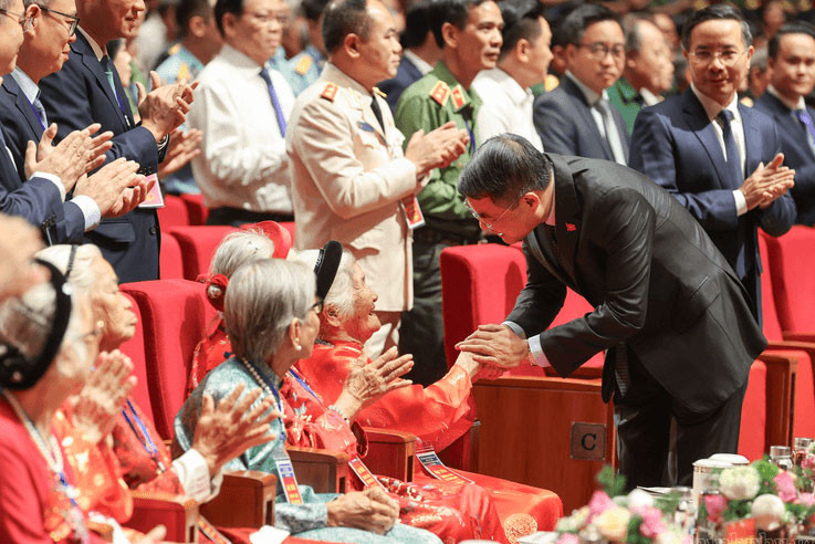Chung sức chăm lo người có công