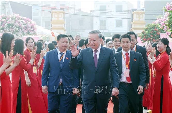 Tổng Bí thư dự Đại hội đại biểu Đảng bộ xã Nghĩa Trụ lần thứ nhất
