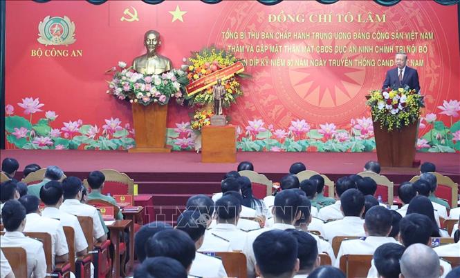Tổng Bí thư: Đổi mới mạnh mẽ tư duy, cách thức triển khai bảo vệ an ninh chính trị nội bộ