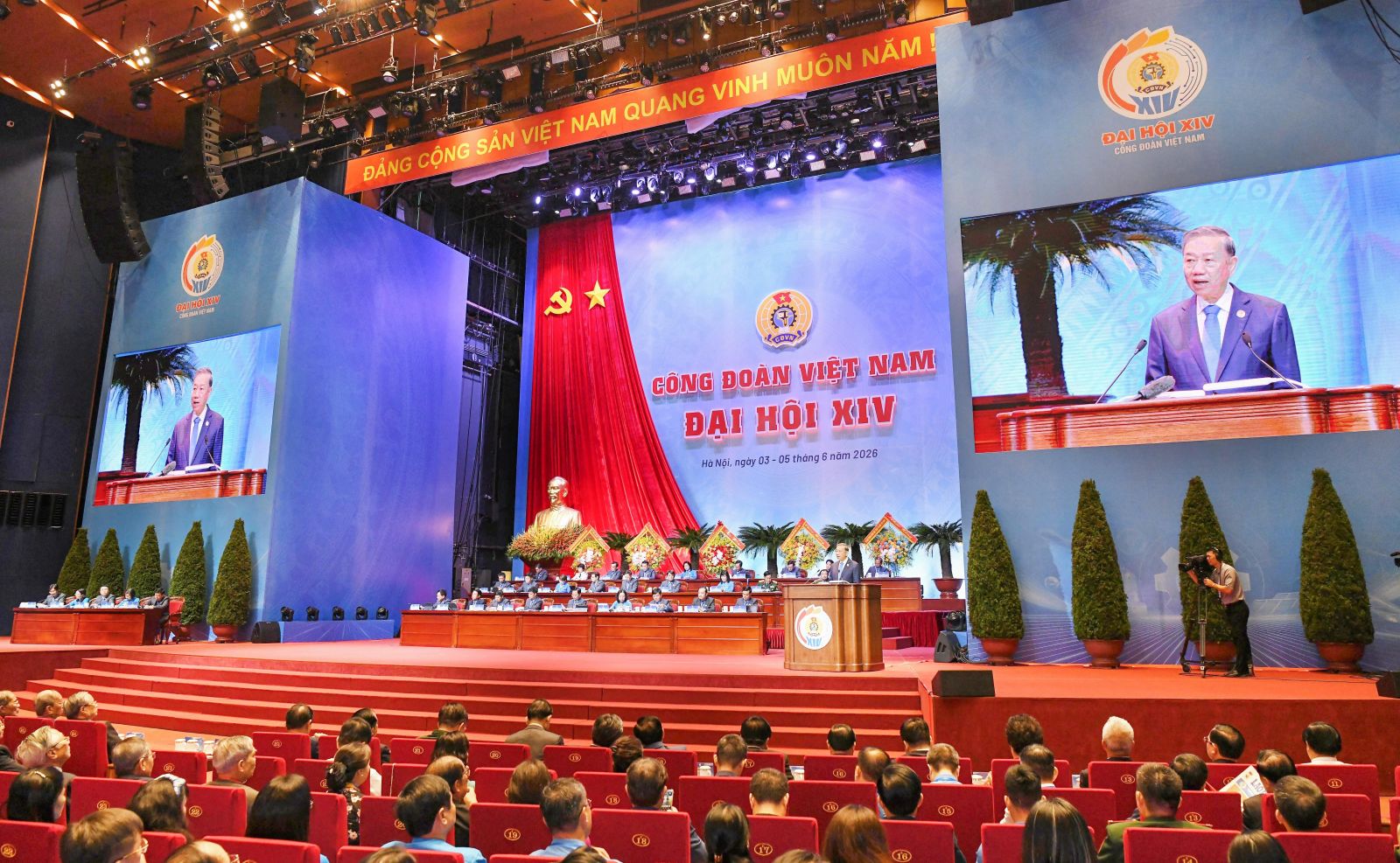 Tổng Bí thư, Chủ tịch nước Tô Lâm: Công đoàn không thể mạnh nếu xa công nhân