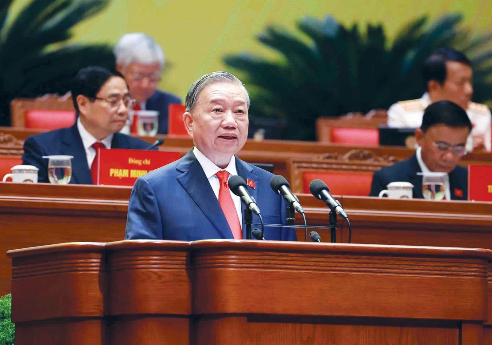 Chung sức đồng lòng, giữ vững niềm tin, nêu cao trách nhiệm, phát huy trí tuệ, khơi dậy khát vọng; làm cho mỗi năm, mỗi tháng, mỗi ngày sau Đại hội đều có kết quả cụ thể, có chuyển biến thực chất