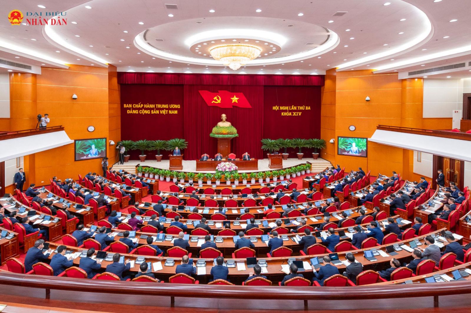 Tinh gọn bộ máy để phục vụ Nhân dân tốt hơn