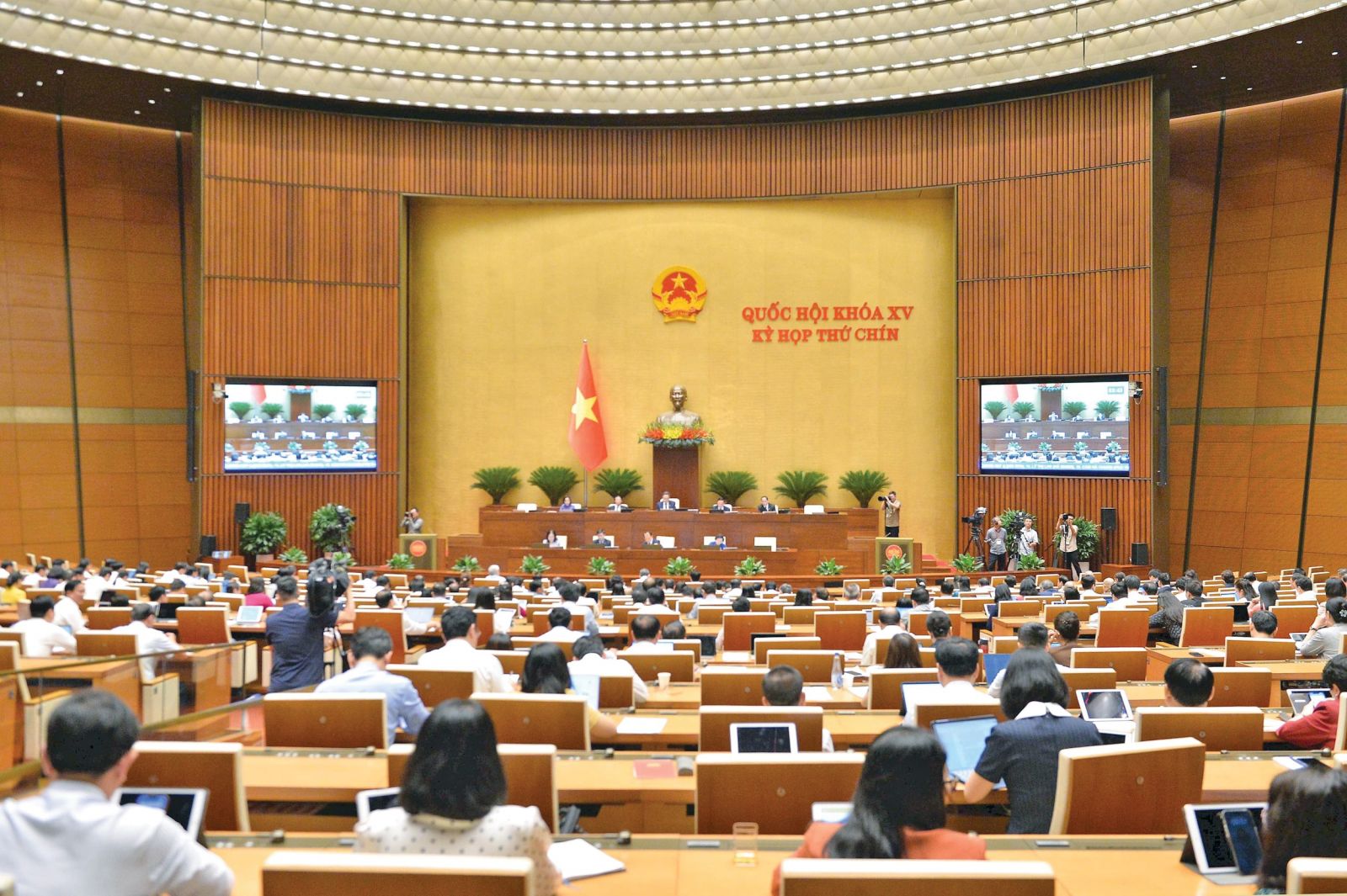 Trọn niềm tin vào tương lai phát triển phồn vinh, thịnh vượng