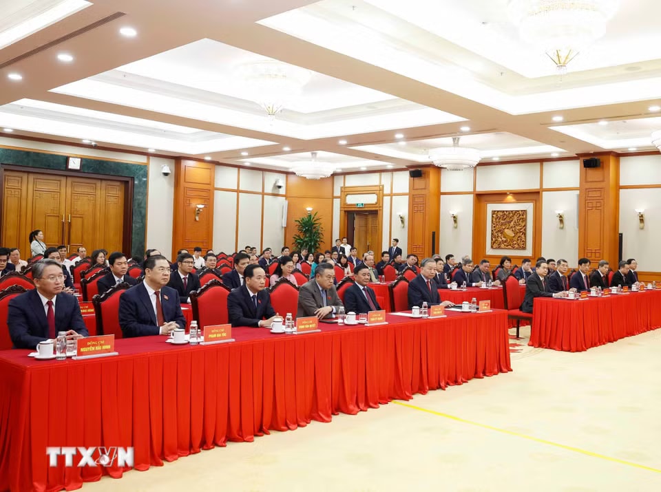 Trao quyết định bổ nhiệm Trưởng ban Tổ chức Trung ương và Chánh Văn phòng Trung ương Đảng