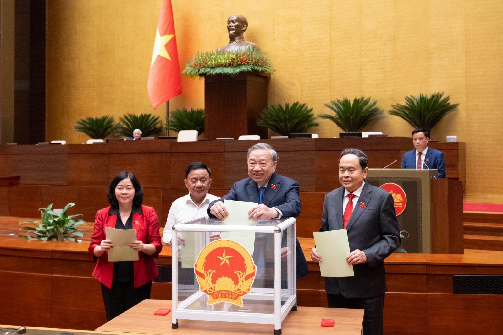 Quốc hội bầu 6 Phó Chủ tịch Quốc hội và các Ủy viên Ủy ban Thường vụ Quốc hội Khóa XVI
