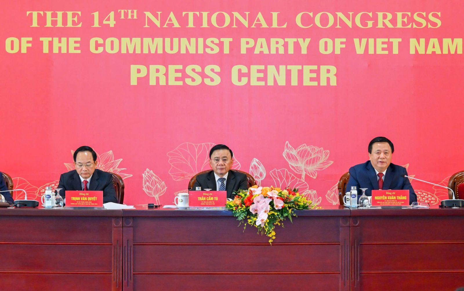 Thường trực Ban Bí thư chủ trì họp báo quốc tế về Đại hội XIV của Đảng