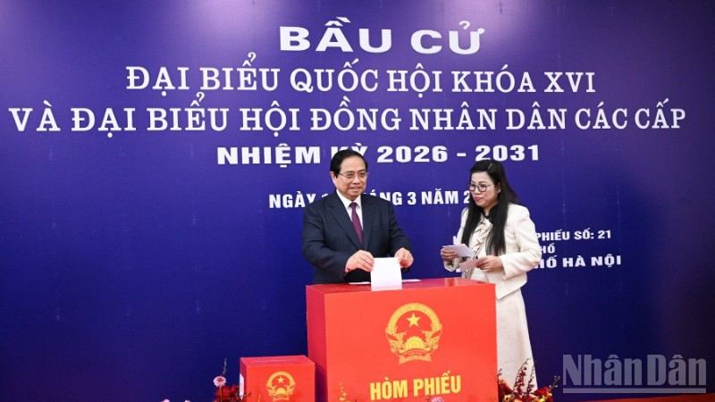 Thủ tướng Phạm Minh Chính bỏ phiếu thực hiện quyền công dân