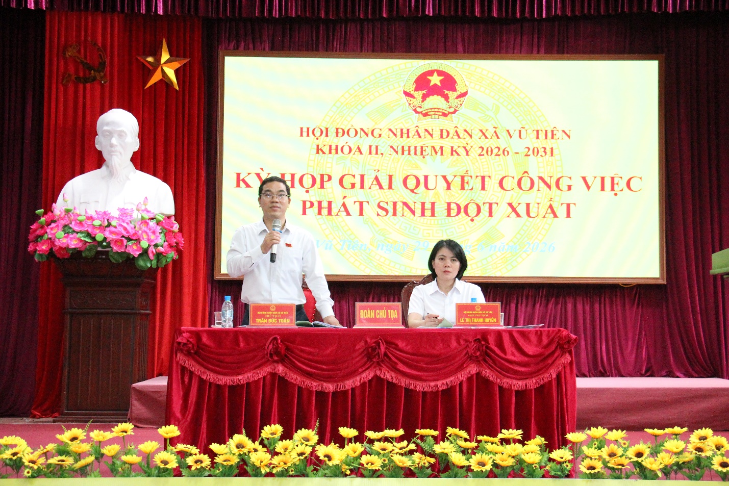 HĐND xã Vũ Tiên thông qua nghị quyết sắp xếp, tổ chức lại thôn trên địa bàn
