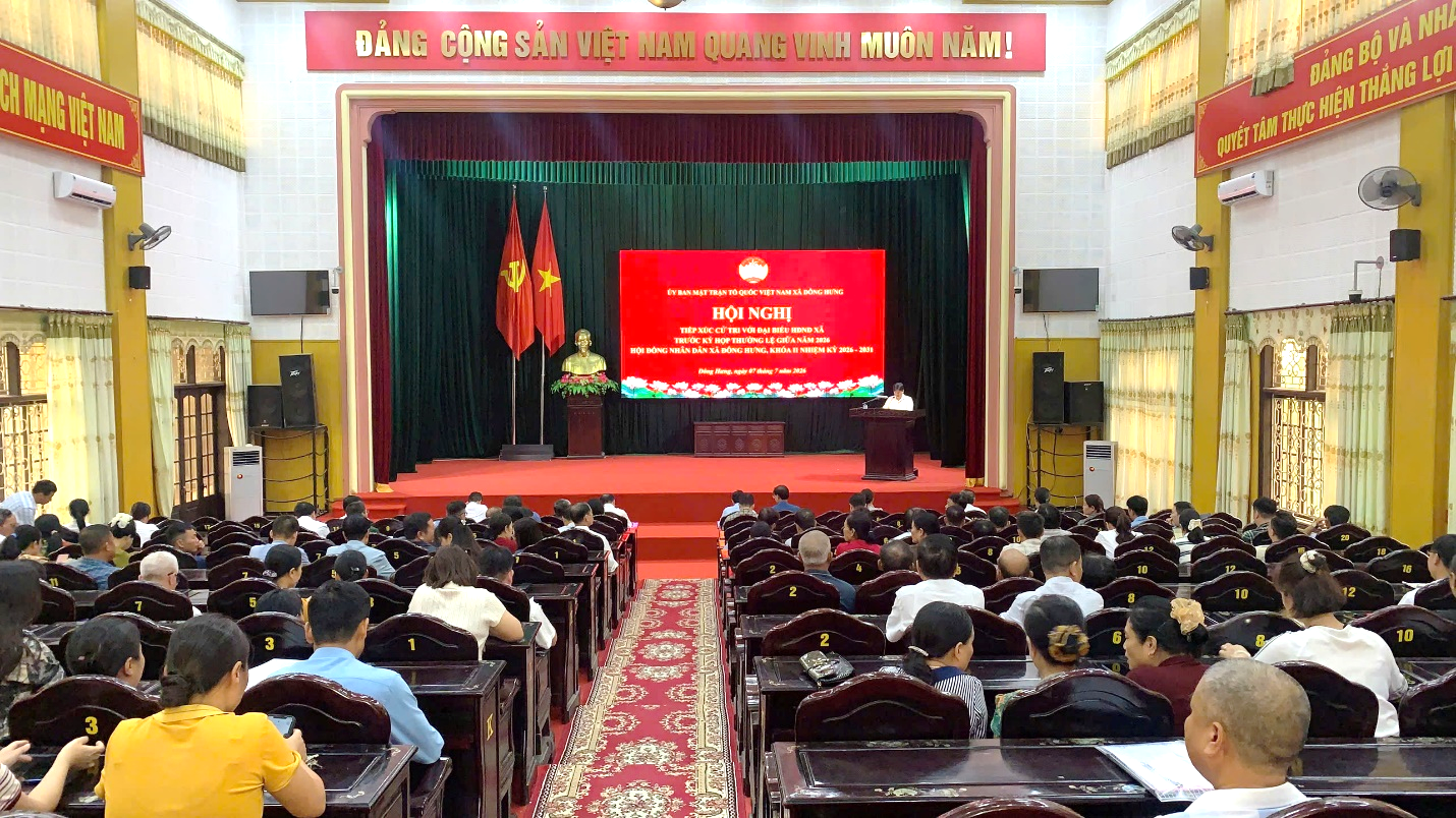 Đại biểu HĐND xã Đông Hưng tiếp xúc cử tri trước kỳ họp thường lệ giữa năm 2026