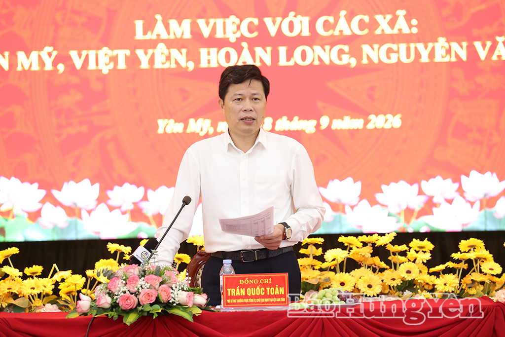 Đồng chí Trần Quốc Toản, Phó Bí thư Thường trực Tỉnh ủy, Chủ tịch Ủy ban MTTQ Việt Nam tỉnh làm việc với một số xã