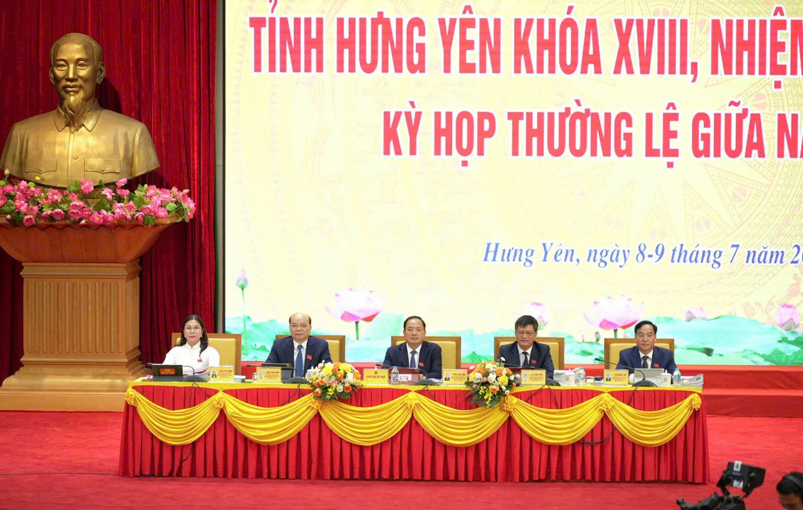Phát huy đoàn kết, khát vọng vươn lên, tiếp đà bứt phá